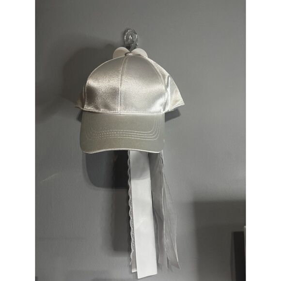 Bride Accessories - Picture 1 of 7